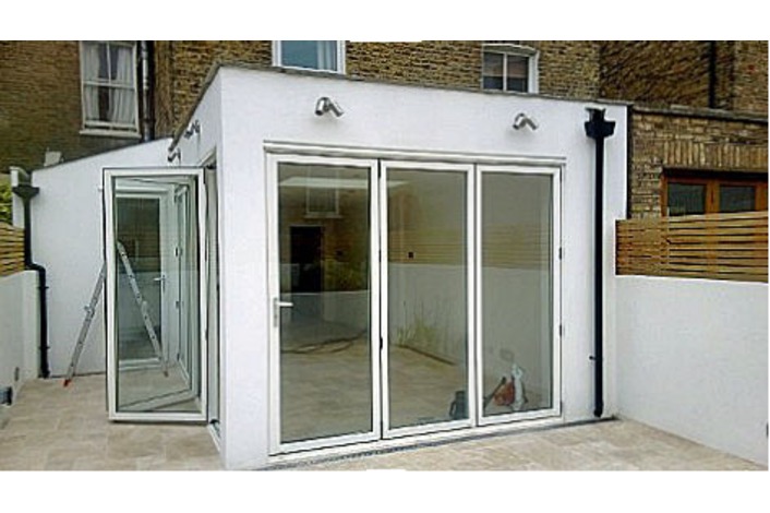 White 3 and 4 panel bifold doors in new kitchen extension